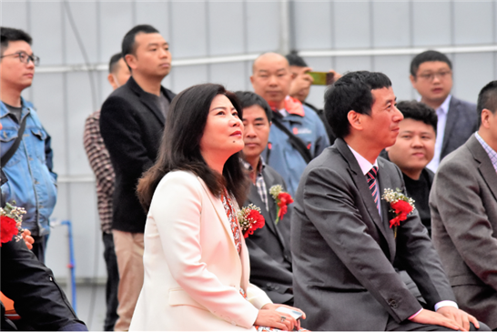 用担当传精神，以实干促发展